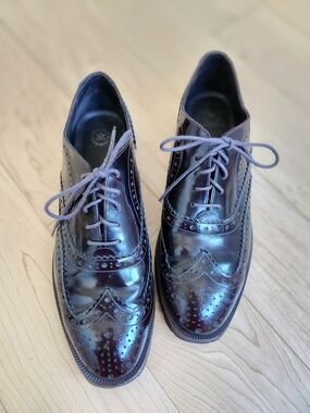 Johnston & Murphy Womens Burgundy Wingtip Brogues - Classic Leather Dress Shoes